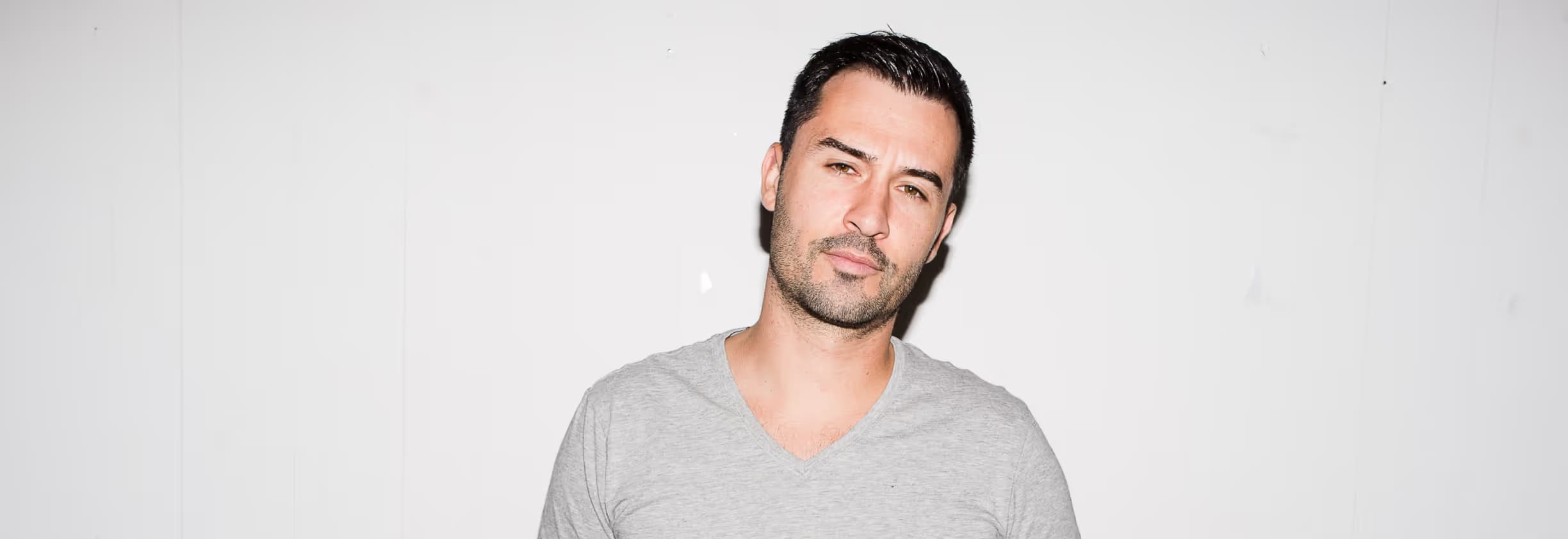 Yves Larock — 06.09.2025, СБ 22:00 — ТАУ Place